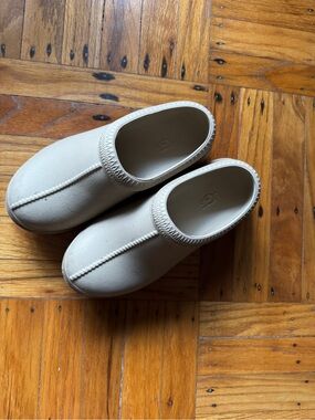 UGG clogs